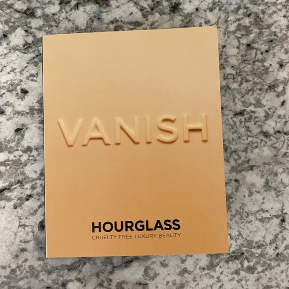 💋 FREE WITH ANY PURCHASE - Picture 2 of 4